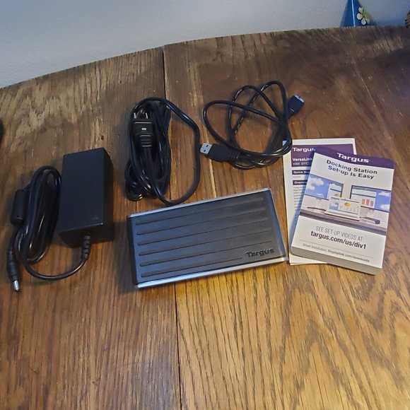 TARGUS DSU300 VERSALINK USB 3.0 DUAL HD VIDEO HOME OFFICE DOCKING STATION Used - Picture 4 of 10